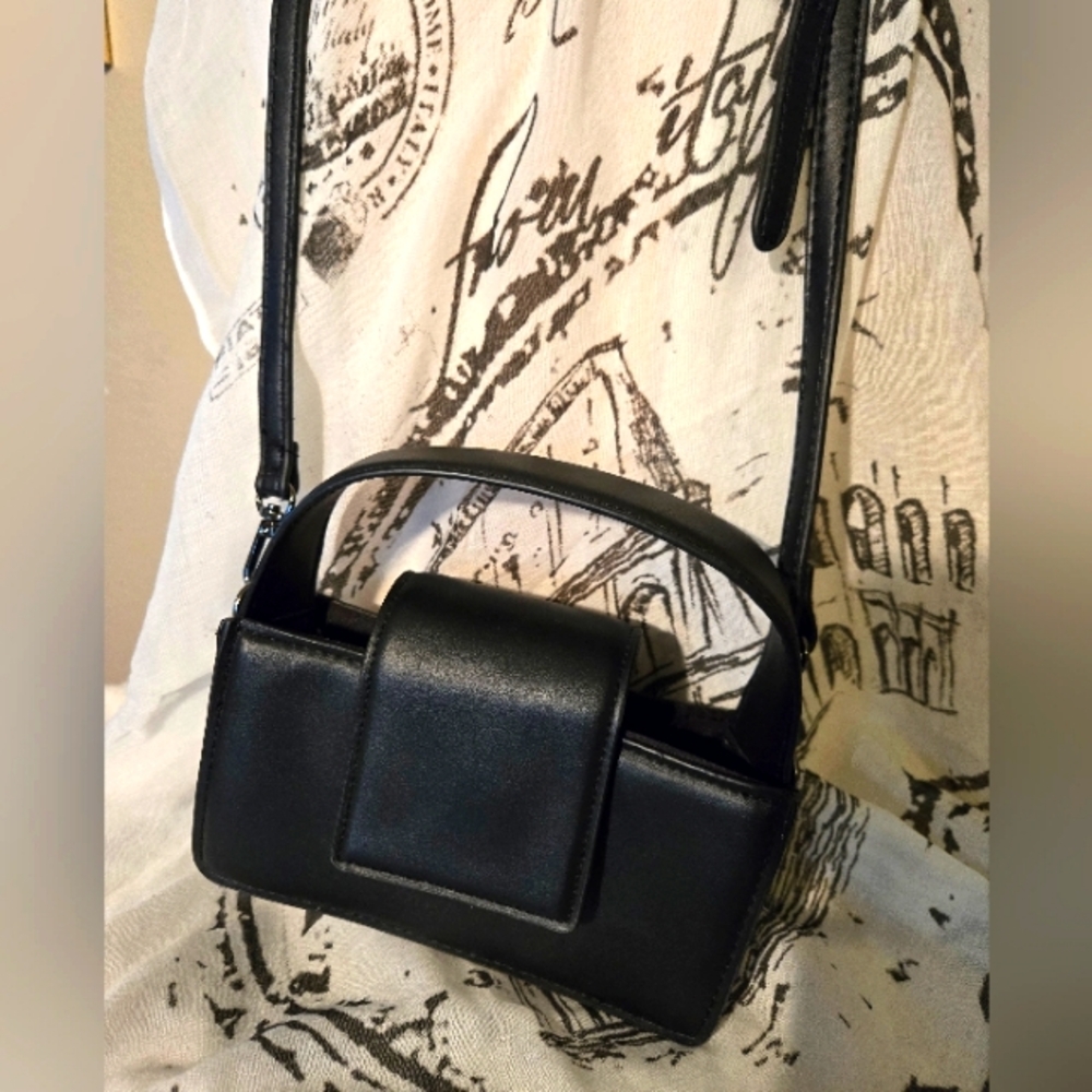 Black Handbag Shoulder Strap